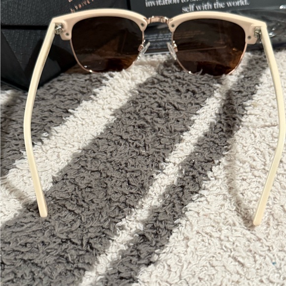 NEW IN BOX BLACK BY PRIVE REVAUX POLARIZED 
“THE HEADLINER” 
51-20-145 - Picture 8 of 10